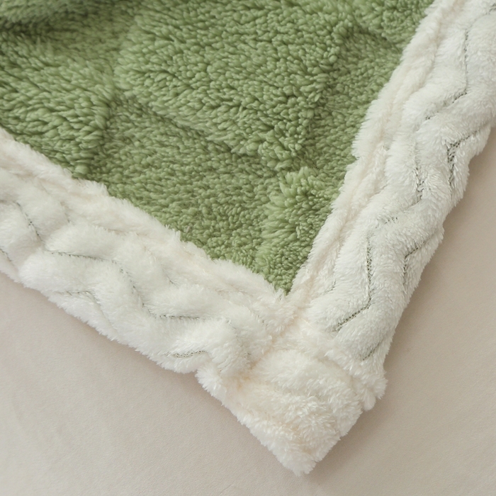 91家纺网 家纺一手货源 找家纺 栩裕纺织 2025新款意大利面包格毛毯-包边款 面包格包边款-抹茶绿