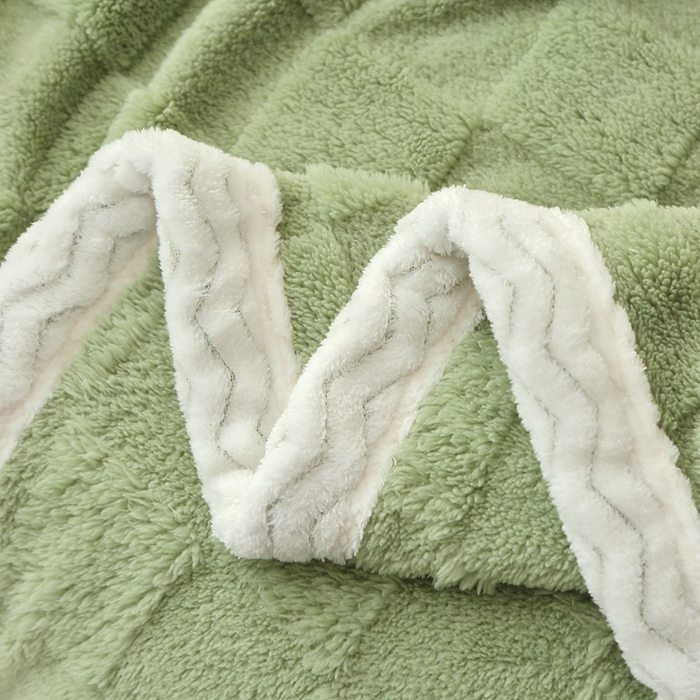 91家纺网 家纺一手货源 找家纺 栩裕纺织 2025新款意大利面包格毛毯-包边款 面包格包边款-抹茶绿