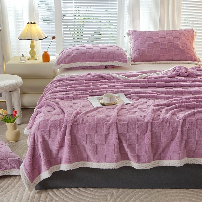 91家纺网 家纺一手货源 找家纺 栩裕纺织 2025新款意大利面包格毛毯-包边款 面包格包边款-莫奈紫