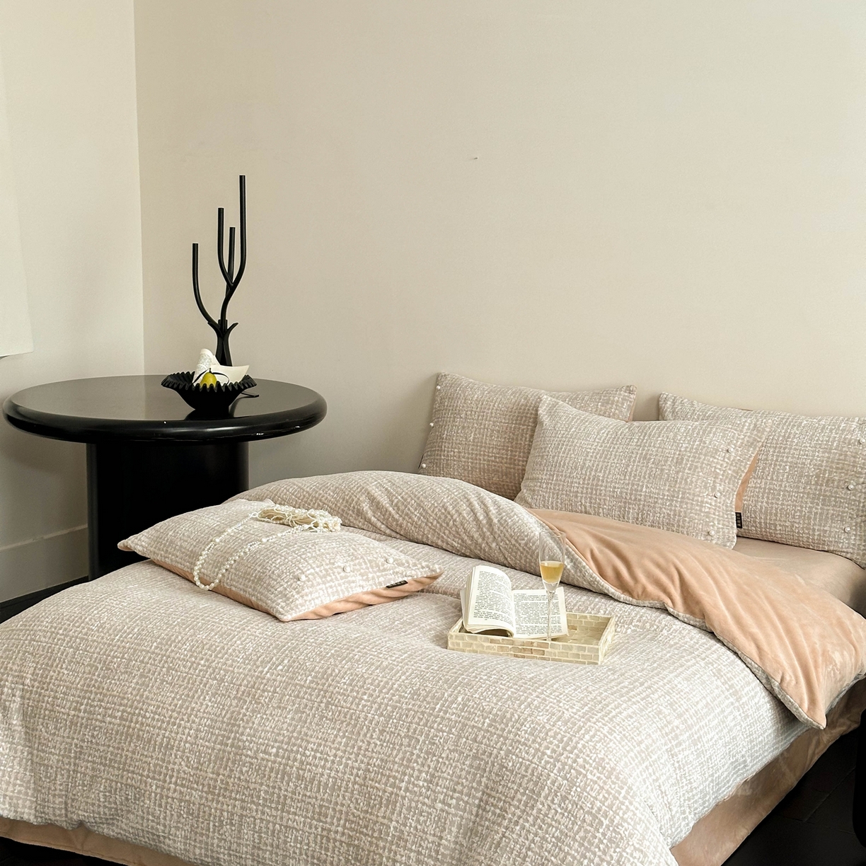 91家纺网 家纺一手货源 找家纺 栩裕纺织 2025新款秋冬简约保暖四件套-风铃子 玉色