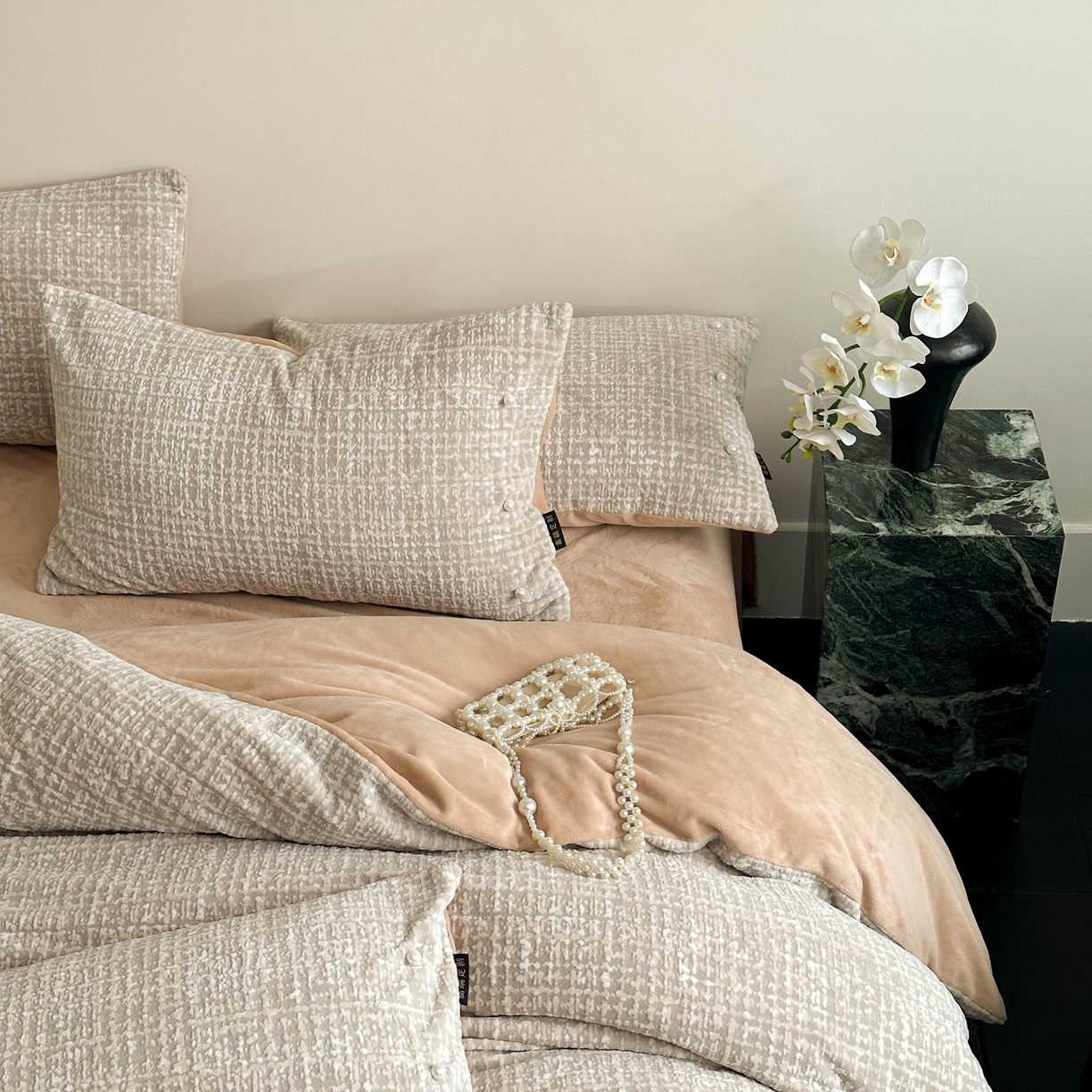 91家纺网 家纺一手货源 找家纺 栩裕纺织 2025新款秋冬简约保暖四件套-风铃子 玉色