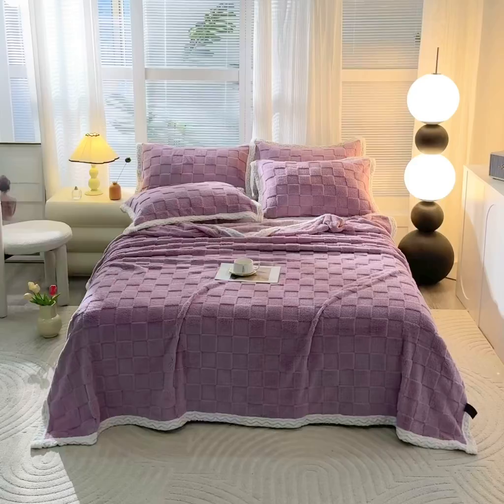 91家纺网 家纺一手货源 找家纺 栩裕纺织 2025新款意大利面包格毛毯-包边款 面包格包边款-莫奈紫