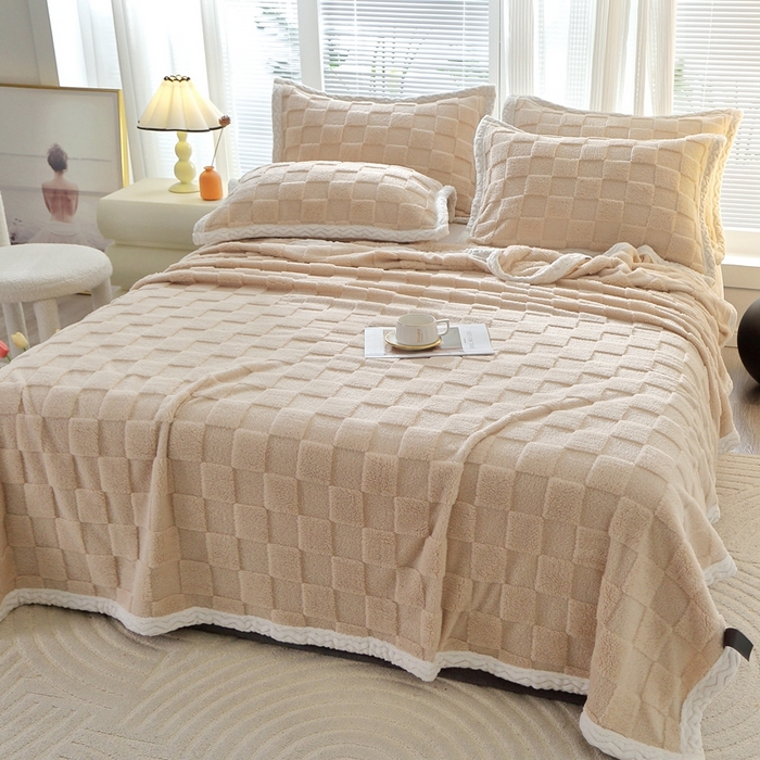 91家纺网 家纺一手货源 找家纺 栩裕纺织 2025新款意大利面包格毛毯-包边款 面包格包边款-浅卡其