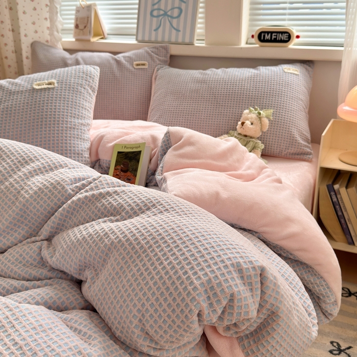 91家纺网 家纺一手货源 找家纺 （总）十里居 2025新款lns奶油双拼华夫格烂花牛奶绒四件套 华夫格系列