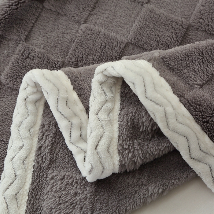 91家纺网 家纺一手货源 找家纺 栩裕纺织 2025新款意大利面包格毛毯-包边款 面包格包边款-深灰