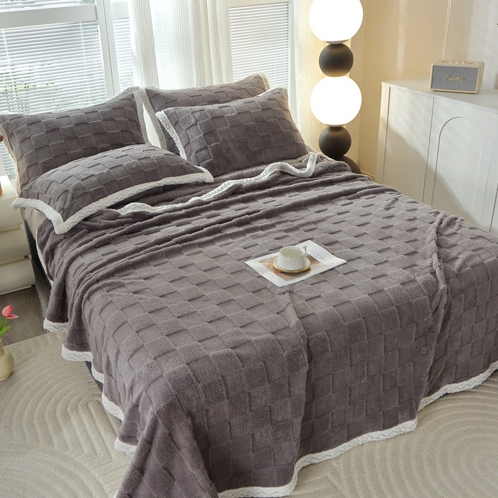 91家纺网 家纺一手货源 找家纺 栩裕纺织 2025新款意大利面包格毛毯-包边款 面包格包边款-深灰