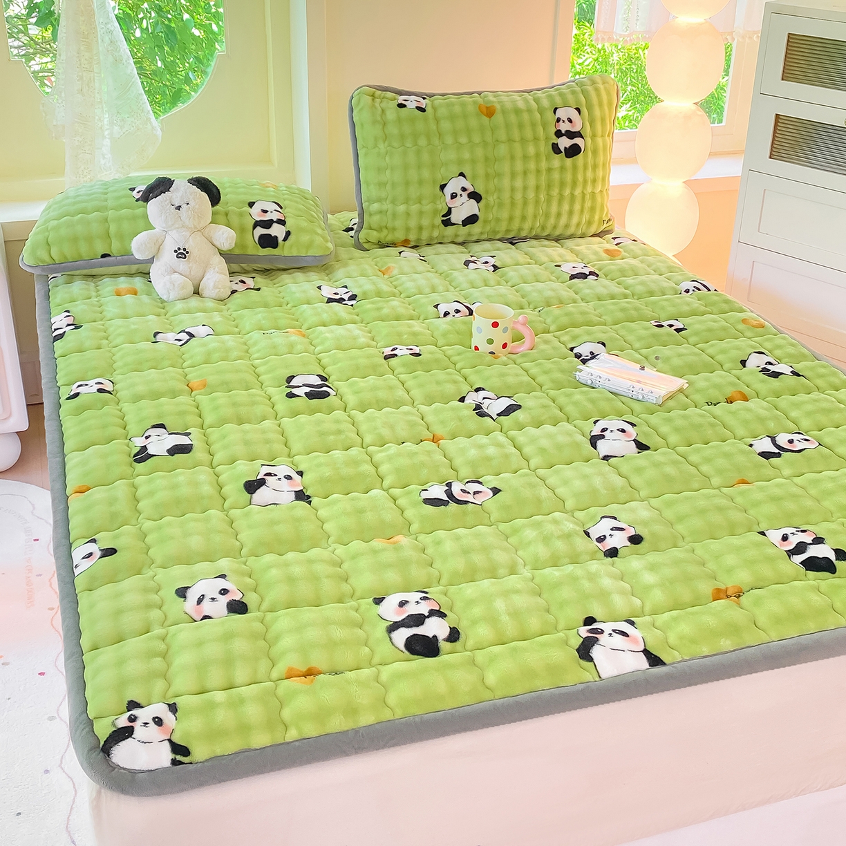 91家纺网 家纺一手货源 找家纺 眠势力 2025新款牛奶绒泡泡床垫加绒仿兔毛绒床褥子秋冬保暖珊瑚绒夹棉床护垫 熊猫