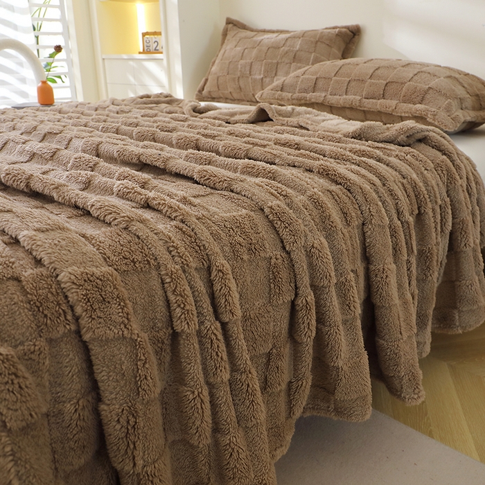 91家纺网 家纺一手货源 找家纺 （总）栩裕纺织 2025新款意大利面包格毛毯-卷边款