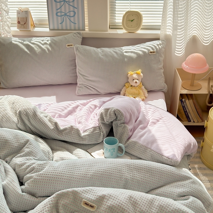 91家纺网 家纺一手货源 找家纺 十里居 2025新款lns奶油双拼华夫格烂花牛奶绒四件套 华夫格系列 华夫格-绿紫