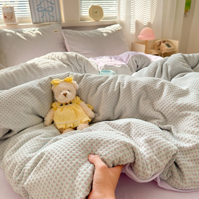 91家纺网 家纺一手货源 找家纺 十里居 2025新款lns奶油双拼华夫格烂花牛奶绒四件套 华夫格系列 华夫格-绿紫