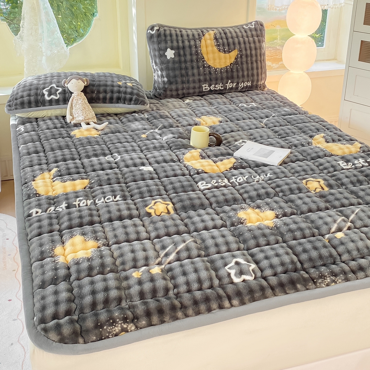 91家纺网 家纺一手货源 找家纺 眠势力 2025新款牛奶绒泡泡床垫加绒仿兔毛绒床褥子秋冬保暖珊瑚绒夹棉床护垫 月亮湾