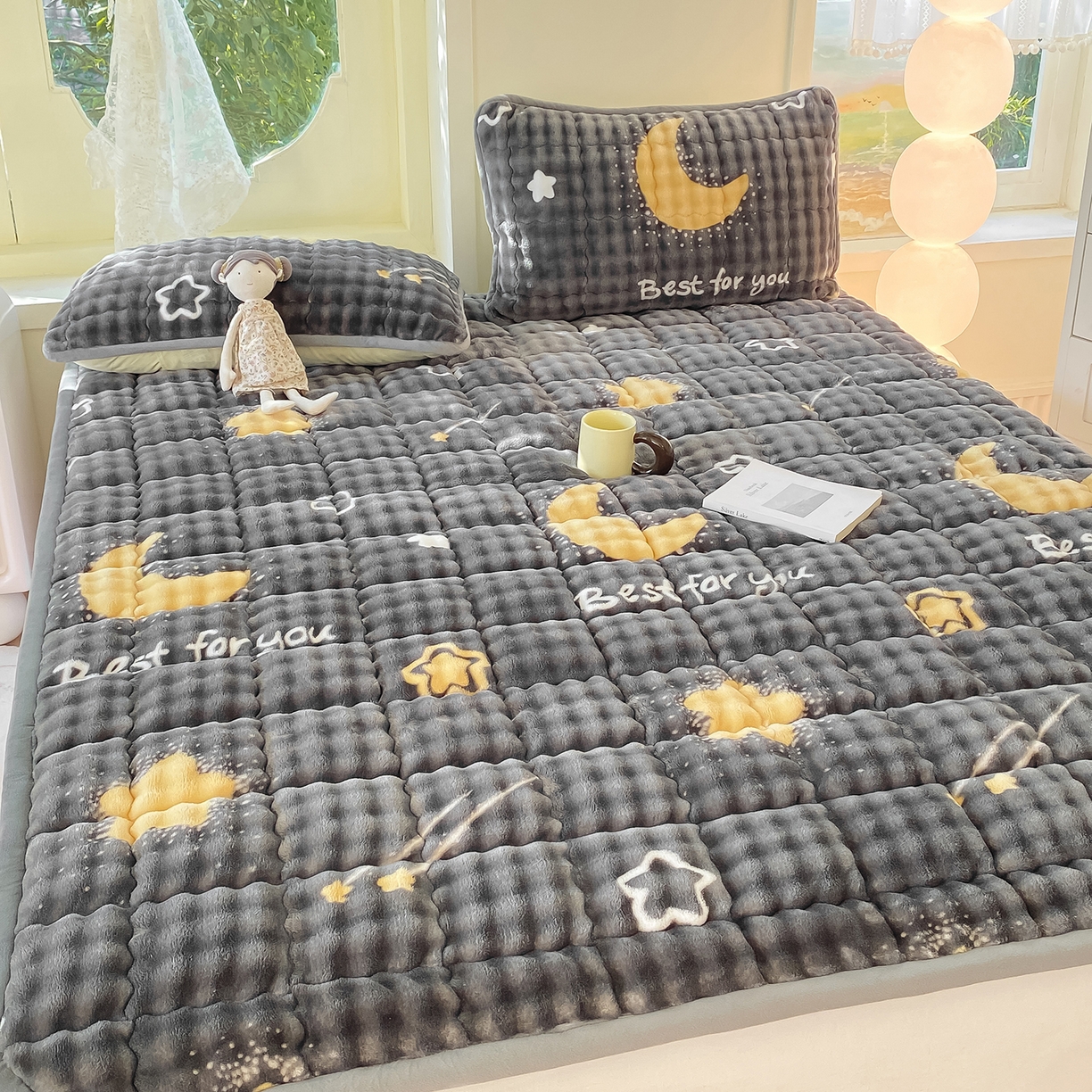 91家纺网 家纺一手货源 找家纺 眠势力 2025新款牛奶绒泡泡床垫加绒仿兔毛绒床褥子秋冬保暖珊瑚绒夹棉床护垫 月亮湾