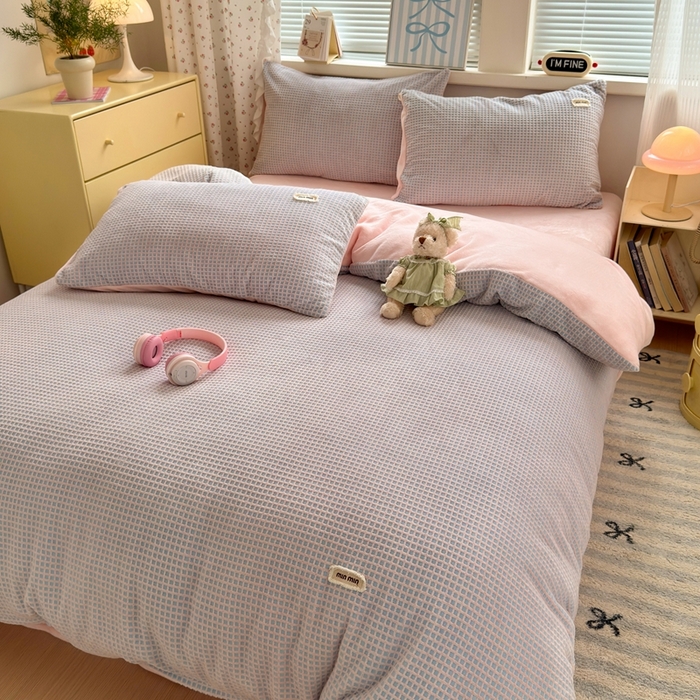 91家纺网 家纺一手货源 找家纺 十里居 2025新款lns奶油双拼华夫格烂花牛奶绒四件套 华夫格系列 华夫格-紫粉