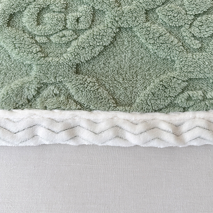 91家纺网 家纺一手货源 找家纺 （总）栩裕纺织 2025新款塔芙绒三叶草提花毛毯-包边款