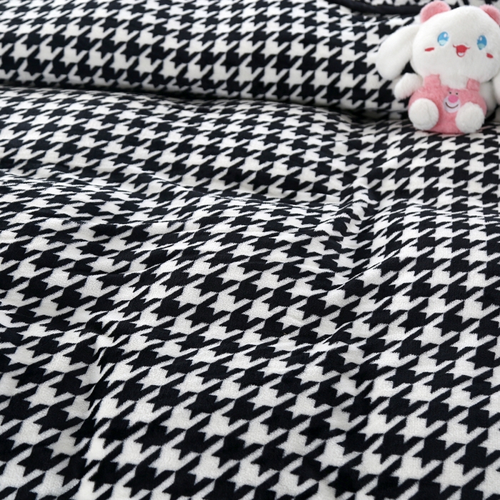 91家纺网 家纺一手货源 找家纺 伊凡毯业 2025新款260克云貂绒毛毯盖毯子直播爆款跑量毛毯 千鸟格