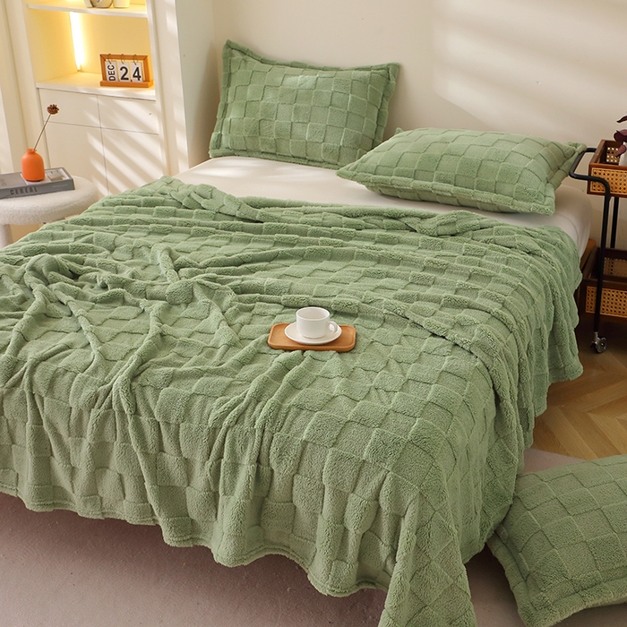 91家纺网 家纺一手货源 找家纺 栩裕纺织 2025新款意大利面包格毛毯-卷边款 面包格-抹茶绿