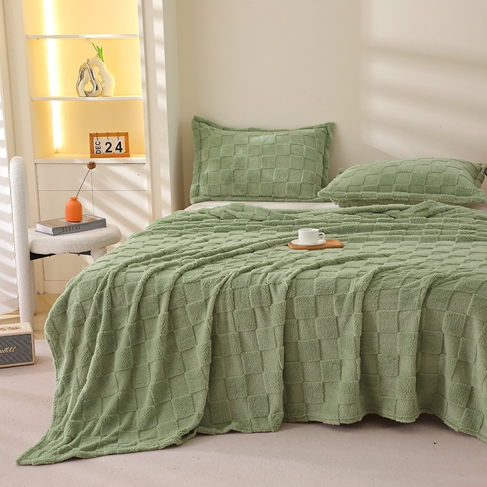 91家纺网 家纺一手货源 找家纺 栩裕纺织 2025新款意大利面包格毛毯-卷边款 面包格-抹茶绿