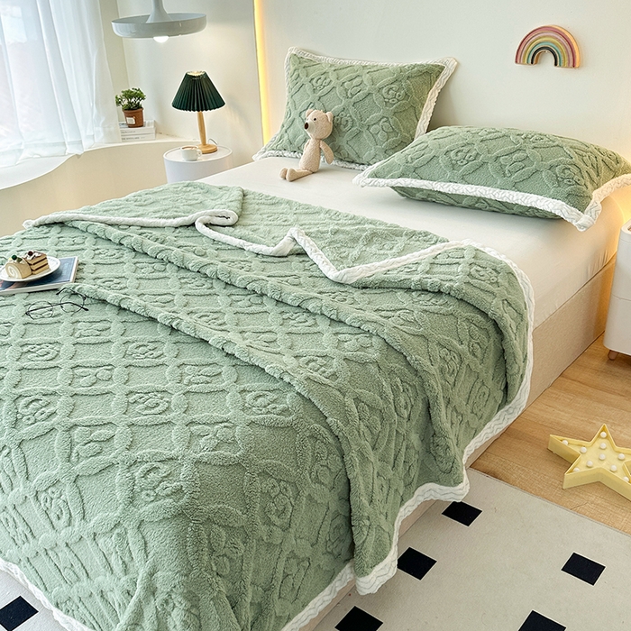 91家纺网 家纺一手货源 找家纺 栩裕纺织 2025新款塔芙绒三叶草提花毛毯-包边款 茶绿