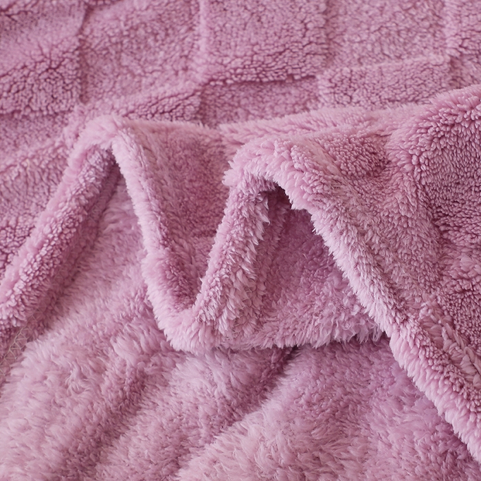 91家纺网 家纺一手货源 找家纺 栩裕纺织 2025新款意大利面包格毛毯-卷边款 面包格-莫奈紫