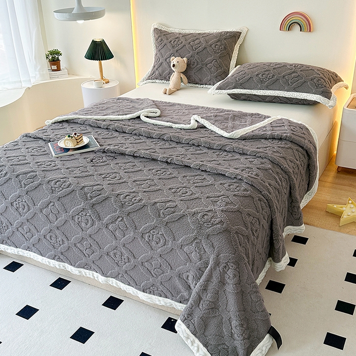 栩裕纺织 2025新款塔芙绒三叶草提花毛毯-包边款 深灰