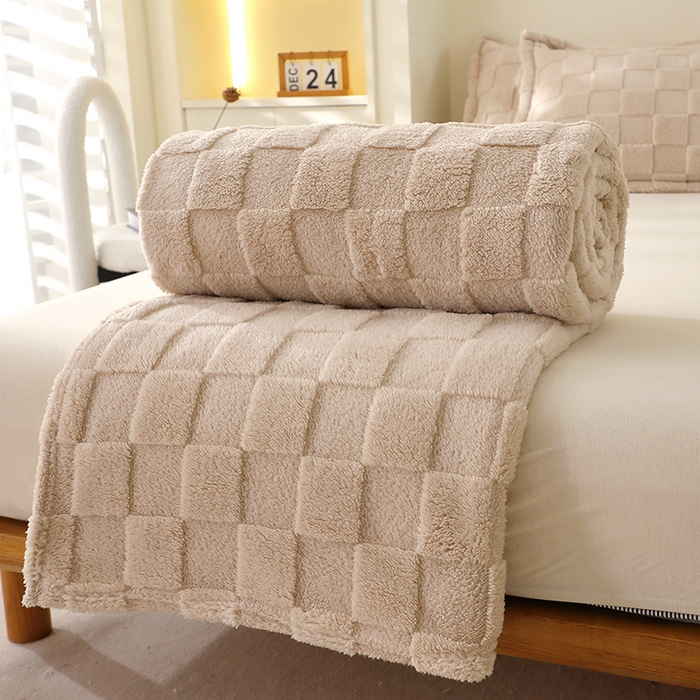 91家纺网 家纺一手货源 找家纺 栩裕纺织 2025新款意大利面包格毛毯-卷边款 面包格-浅卡其