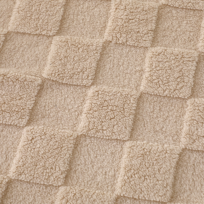 91家纺网 家纺一手货源 找家纺 栩裕纺织 2025新款意大利面包格毛毯-卷边款 面包格-浅卡其