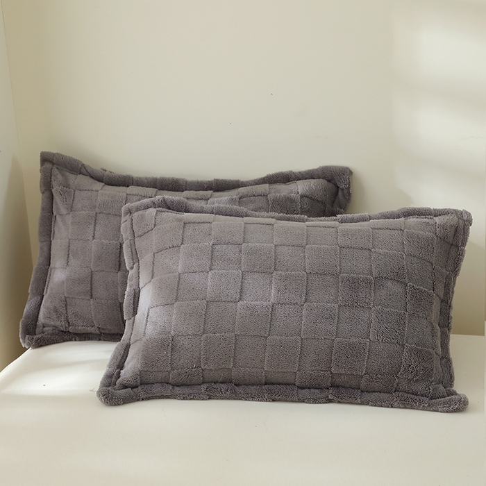 91家纺网 家纺一手货源 找家纺 栩裕纺织 2025新款意大利面包格毛毯-卷边款 面包格-深灰