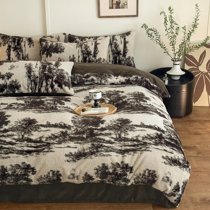 91家纺网 家纺一手货源 找家纺 （总）十里居 2025新款兔毛印花法式轻奢系列牛奶绒四件套