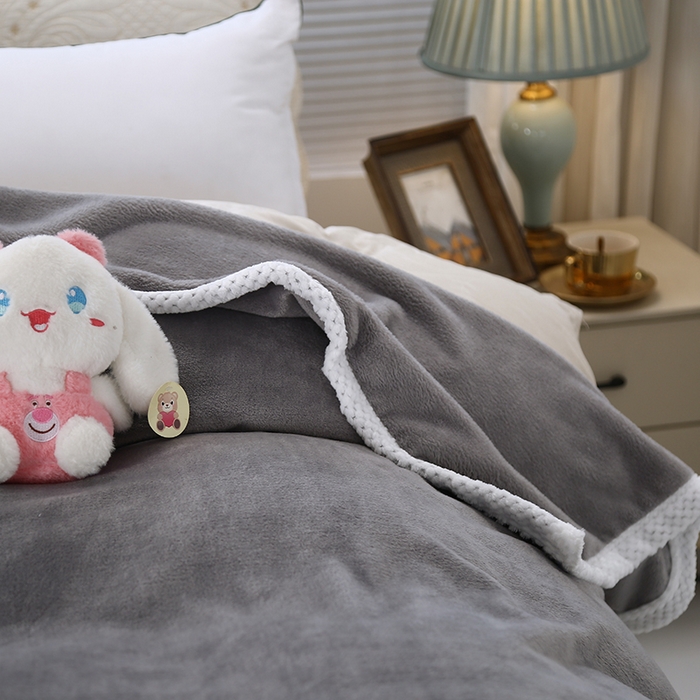 91家纺网 家纺一手货源 找家纺 伊凡毯业 2025新款260克云貂绒毛毯盖毯子直播爆款跑量毛毯 古典灰