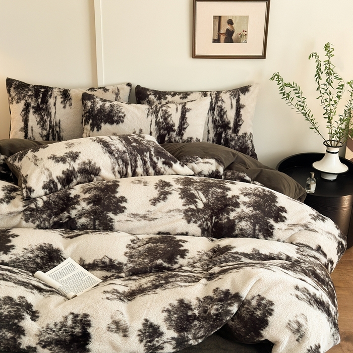 91家纺网 家纺一手货源 找家纺 （总）十里居 2025新款兔毛印花法式轻奢系列牛奶绒四件套