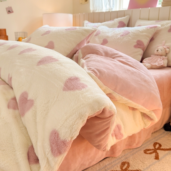 91家纺网 家纺一手货源 找家纺 十里居 2025新款lns爱心系列兔毛牛奶绒四件套 爱心系列 爱心-粉