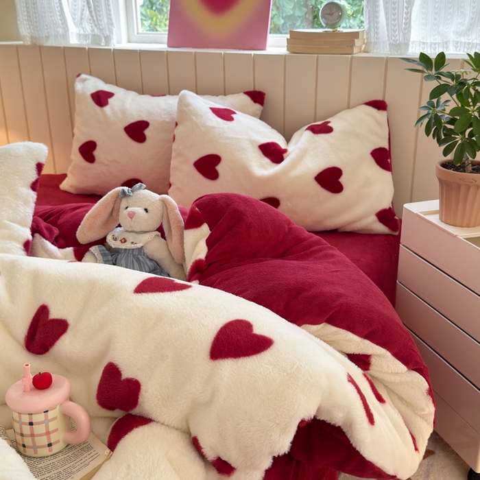 91家纺网 家纺一手货源 找家纺 十里居 2025新款lns爱心系列兔毛牛奶绒四件套 爱心系列 爱心-红