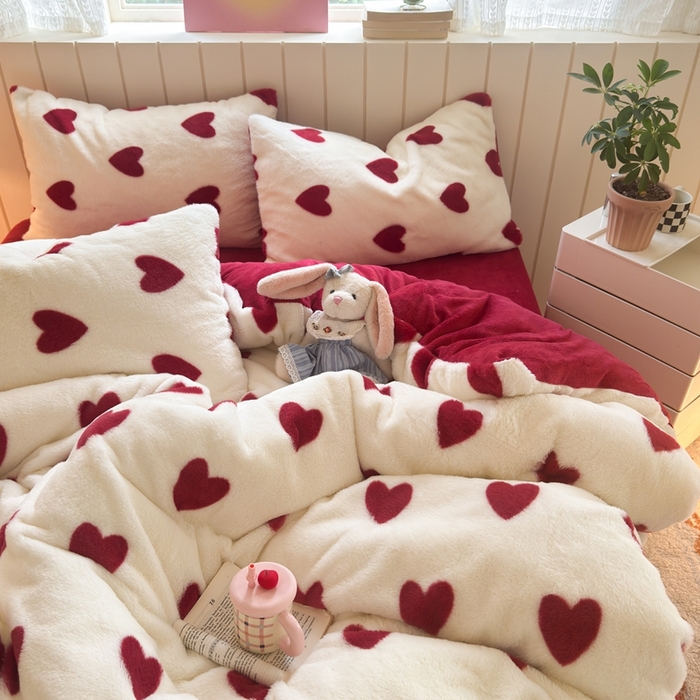 91家纺网 家纺一手货源 找家纺 十里居 2025新款lns爱心系列兔毛牛奶绒四件套 爱心系列 爱心-红