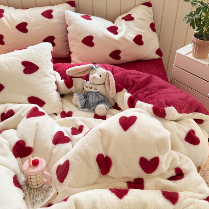 91家纺网 家纺一手货源 找家纺 十里居 2025新款lns爱心系列兔毛牛奶绒四件套 爱心系列 爱心-红