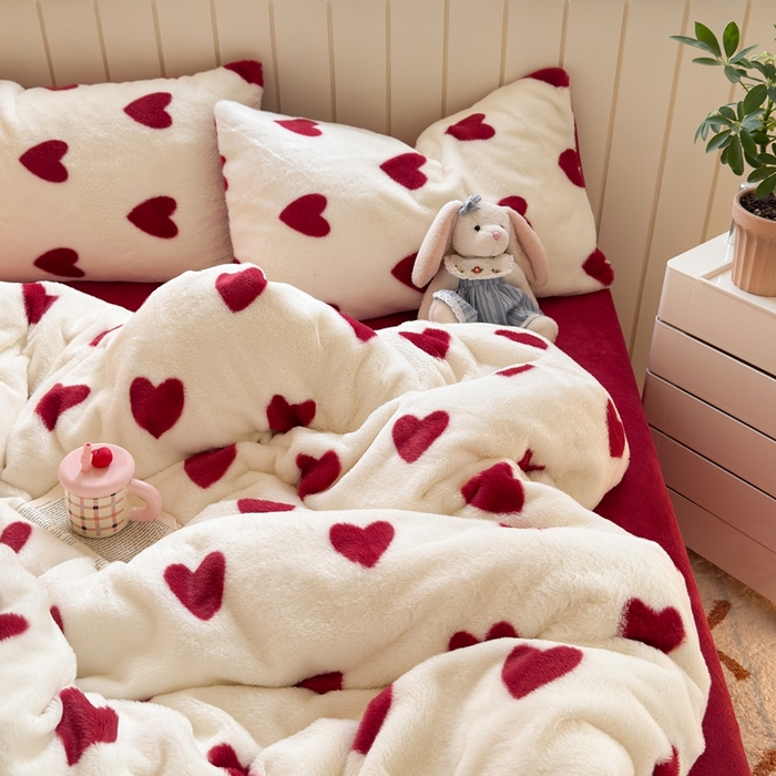 91家纺网 家纺一手货源 找家纺 十里居 2025新款lns爱心系列兔毛牛奶绒四件套 爱心系列 爱心-红