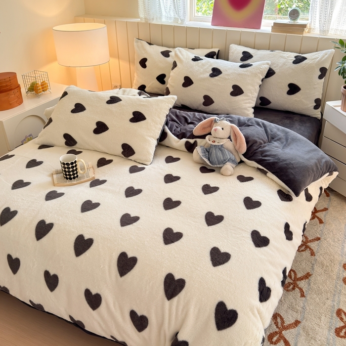 91家纺网 家纺一手货源 找家纺 十里居 2025新款lns爱心系列兔毛牛奶绒四件套 爱心系列 爱心-灰