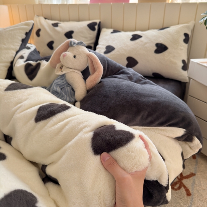 91家纺网 家纺一手货源 找家纺 十里居 2025新款lns爱心系列兔毛牛奶绒四件套 爱心系列 爱心-灰