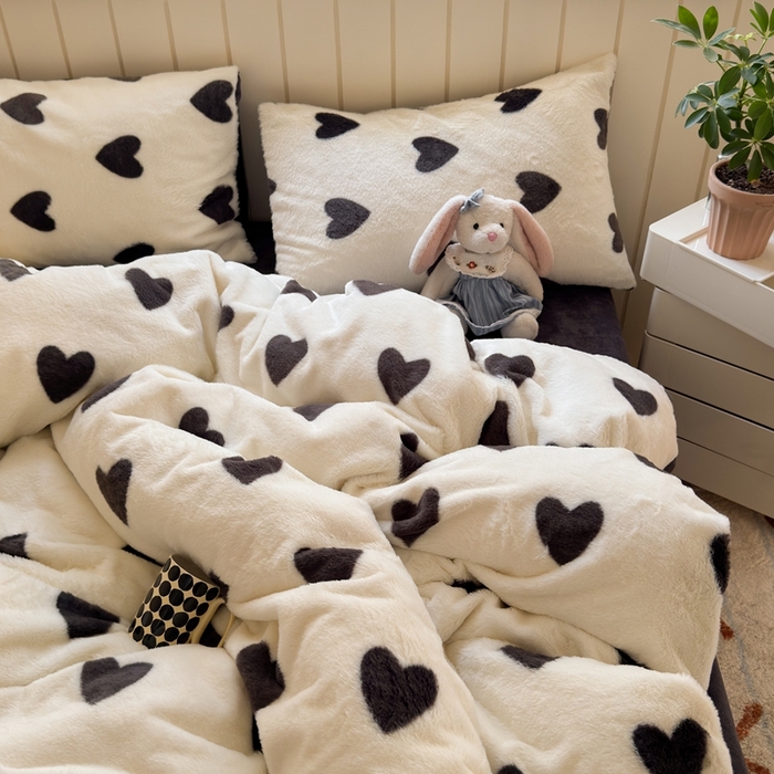 91家纺网 家纺一手货源 找家纺 十里居 2025新款lns爱心系列兔毛牛奶绒四件套 爱心系列 爱心-灰