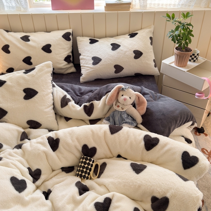 91家纺网 家纺一手货源 找家纺 十里居 2025新款lns爱心系列兔毛牛奶绒四件套 爱心系列 爱心-灰