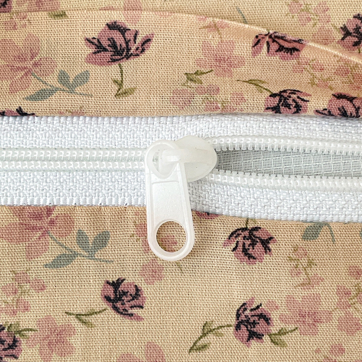 91家纺网 家纺一手货源 找家纺 亦帆枕芯 2025新款全棉纯棉卡通可爱猫咪可拆洗全棉护颈荞麦枕枕头枕芯 粉色-全棉可爱猫