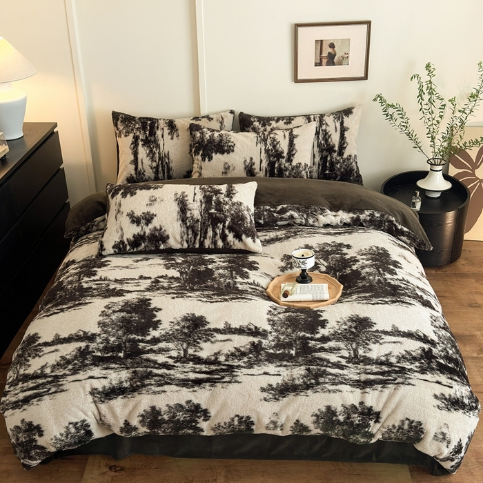 91家纺网 家纺一手货源 找家纺 十里居 2025新款兔毛印花法式轻奢系列牛奶绒四件套 法式白