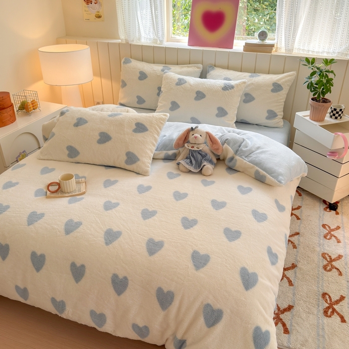 91家纺网 家纺一手货源 找家纺 十里居 2025新款lns爱心系列兔毛牛奶绒四件套 爱心系列 爱心-蓝