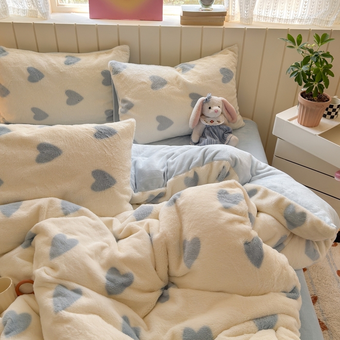 91家纺网 家纺一手货源 找家纺 十里居 2025新款lns爱心系列兔毛牛奶绒四件套 爱心系列 爱心-蓝