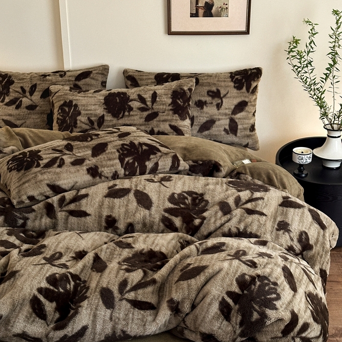 十里居 2025新款兔毛印花法式轻奢系列牛奶绒四件套 花海