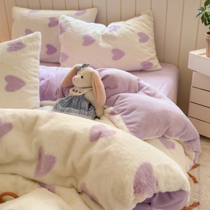 91家纺网 家纺一手货源 找家纺 十里居 2025新款lns爱心系列兔毛牛奶绒四件套 爱心系列 爱心-紫