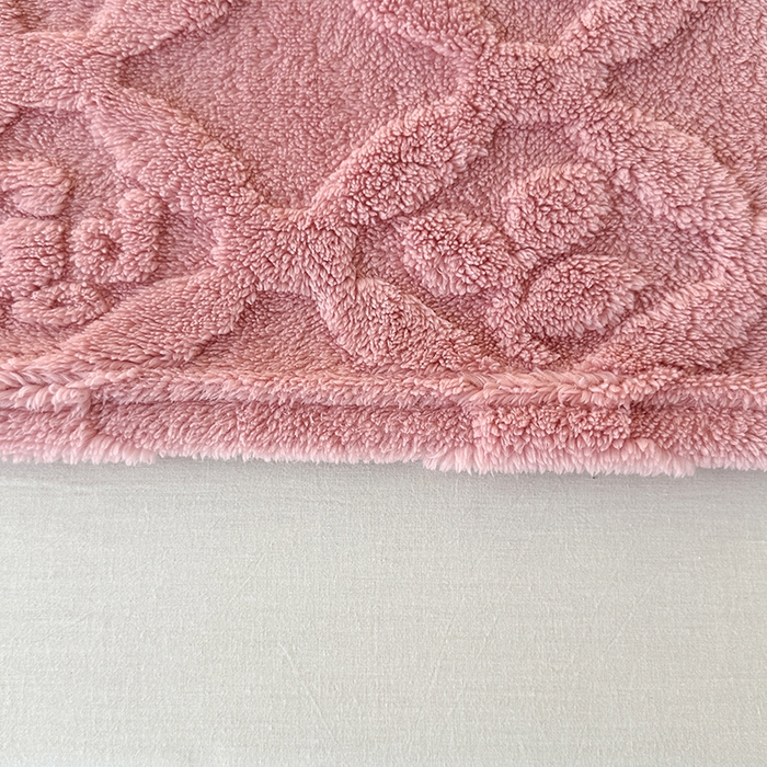 91家纺网 家纺一手货源 找家纺 栩裕纺织 2025新款塔芙绒三叶草提花毛毯-卷边款 樱花粉