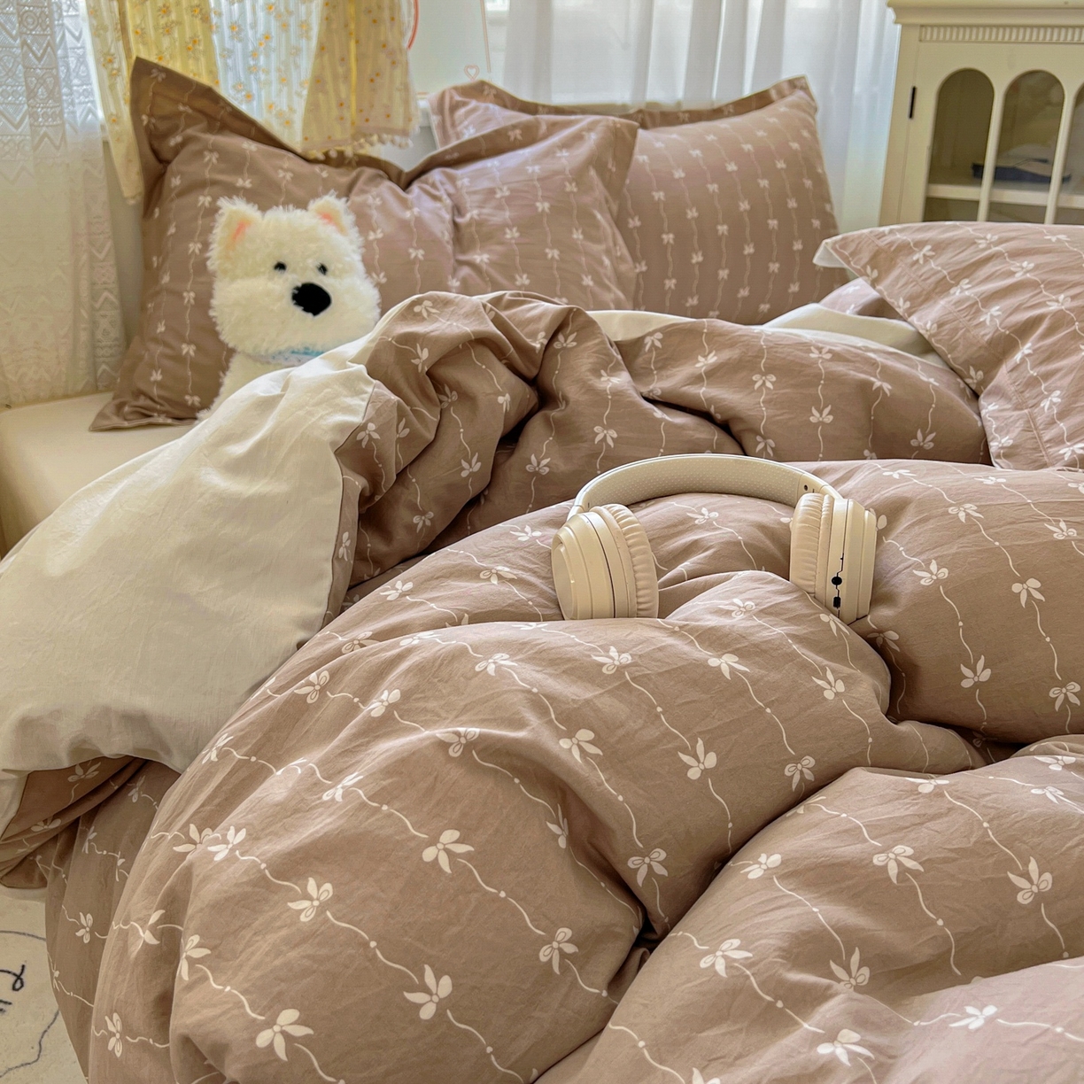 91家纺网 家纺一手货源 找家纺 亨通家纺 2025新款爆款韩国小布袋古法水洗棉云感棉四件套【提供买家秀】 情意结-咖