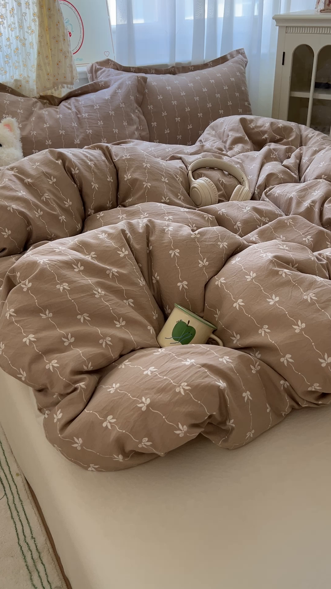 91家纺网 家纺一手货源 找家纺 亨通家纺 2025新款爆款韩国小布袋古法水洗棉云感棉四件套【提供买家秀】 情意结-咖