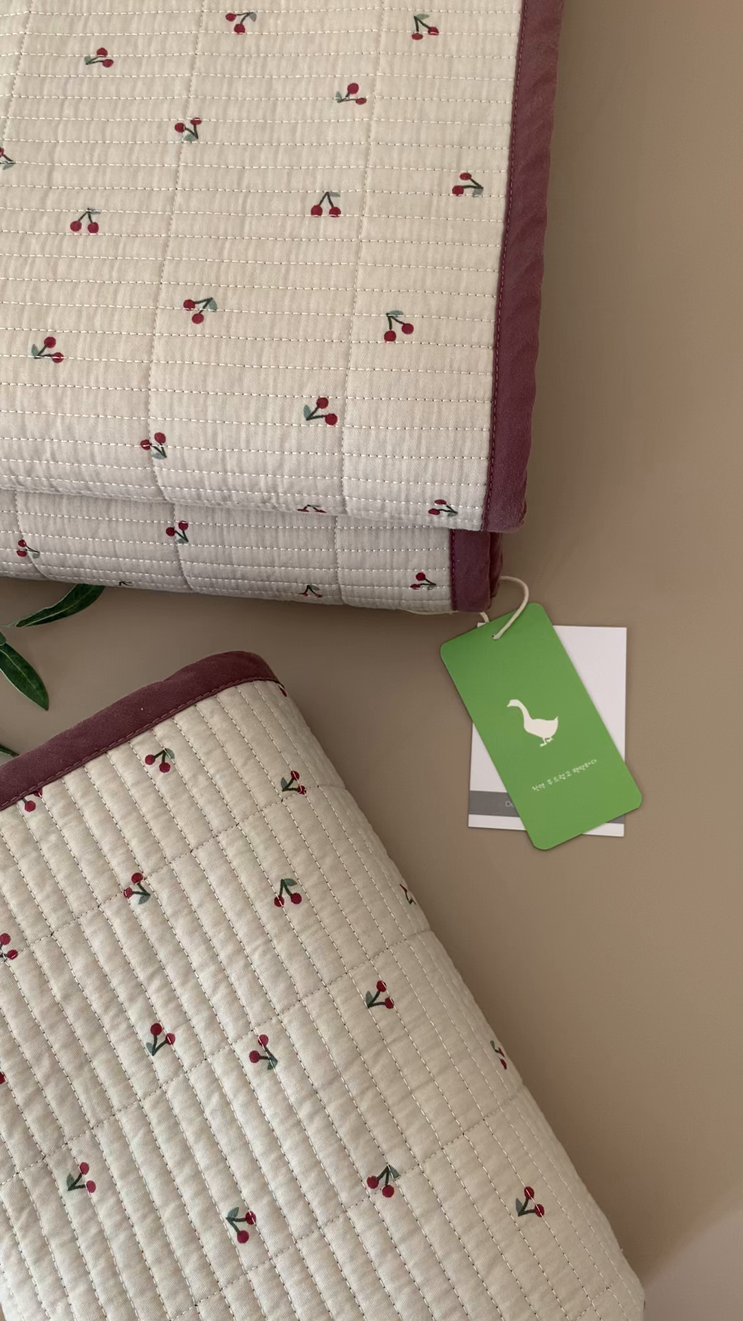 91家纺网 家纺一手货源 找家纺 汇庭 2025新款亲肤舒适全棉纯棉床盖三件套 车厘子