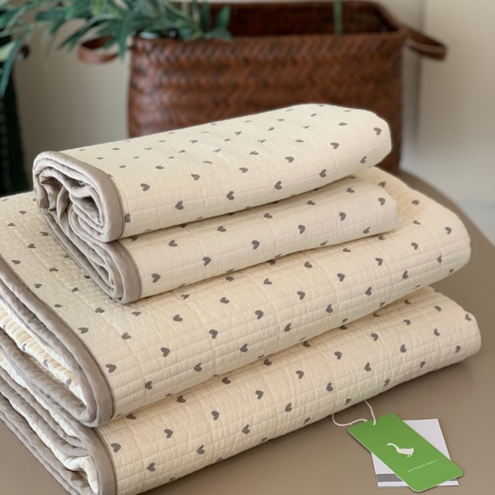 91家纺网 家纺一手货源 找家纺 汇庭 2025新款亲肤舒适全棉纯棉床盖三件套 卡卡爱心